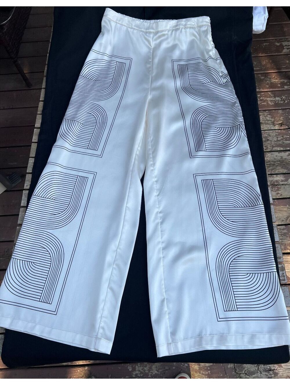 NEW Commense geometric print pants